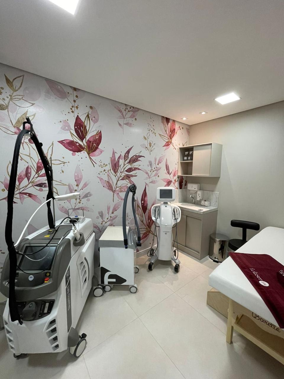 FioLaser | sala de tratamento com equipamentos profissionais, São Paulo